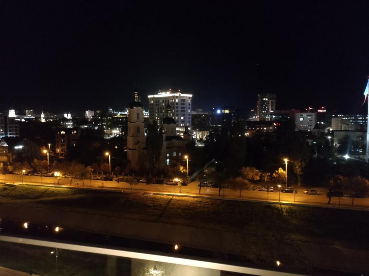 Sky City Panoramic Iasi Exterior photo